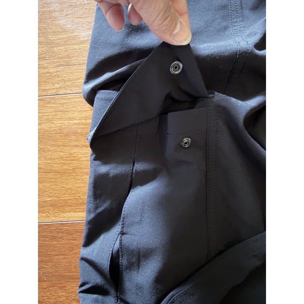 Athleta Chelsea Cargo Pant Size 4 Black Lightweight Minimalist Travel Utility - Picture 6 of 10